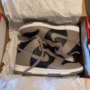 Nike Dunk High Moon Fossil